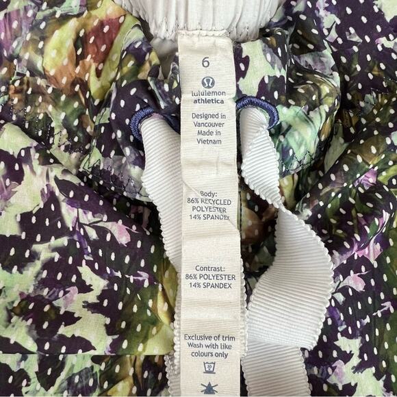 Lululemon Women’s Spring Breakaway Floral Sport White Multi Running Shorts Sz 6 - Picture 4 of 9